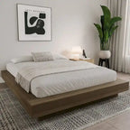 Base de cama baja de roble rubio natural / roble marrón — King, para 2 personas